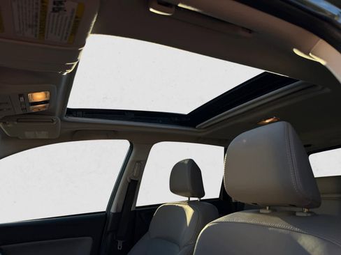 Used 2017 Subaru Forester 2.5i Limited image 18