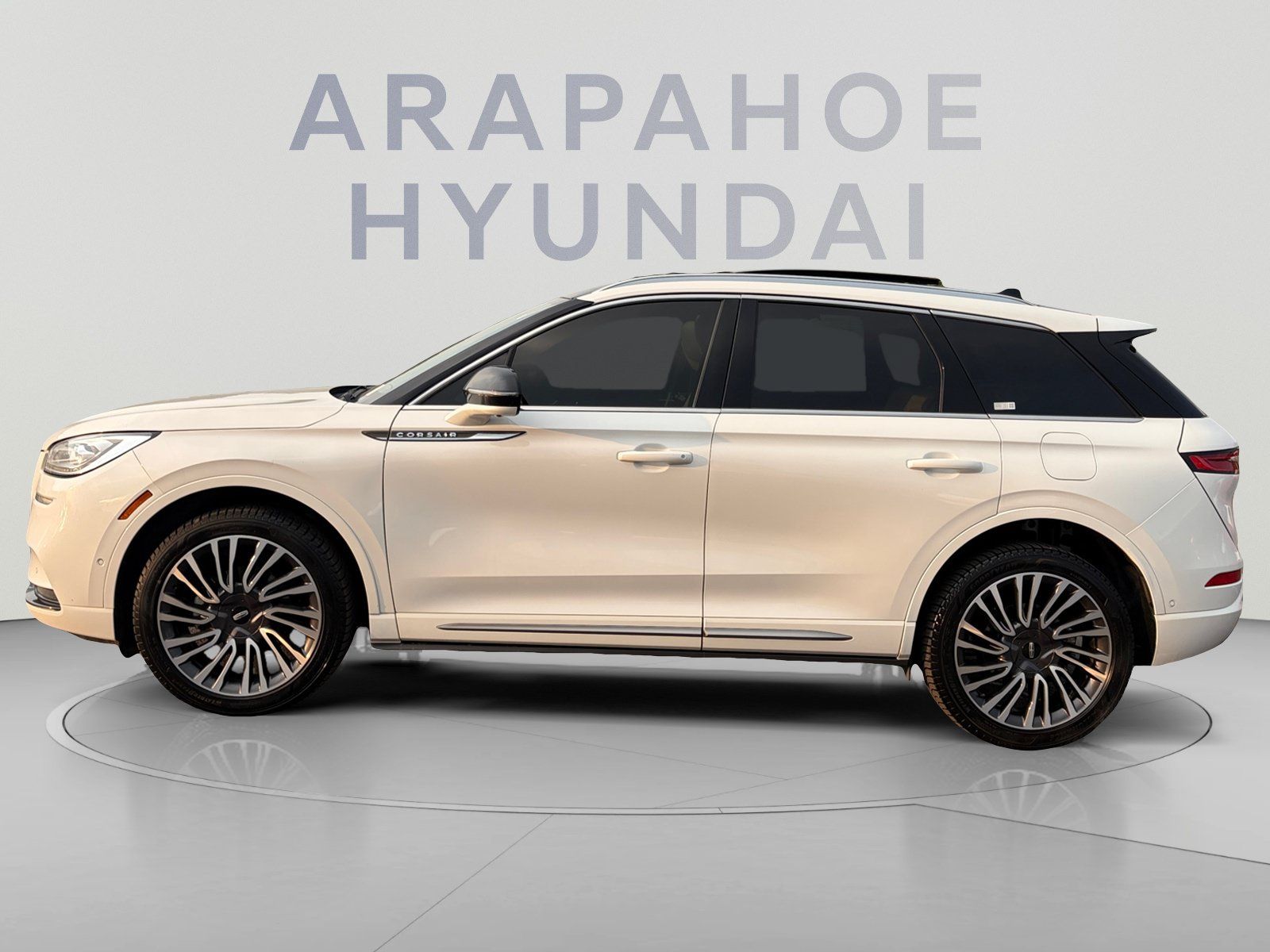 Used 2021 Lincoln Corsair Reserve w/ Equipment Group 201A AWD/4WD image 2