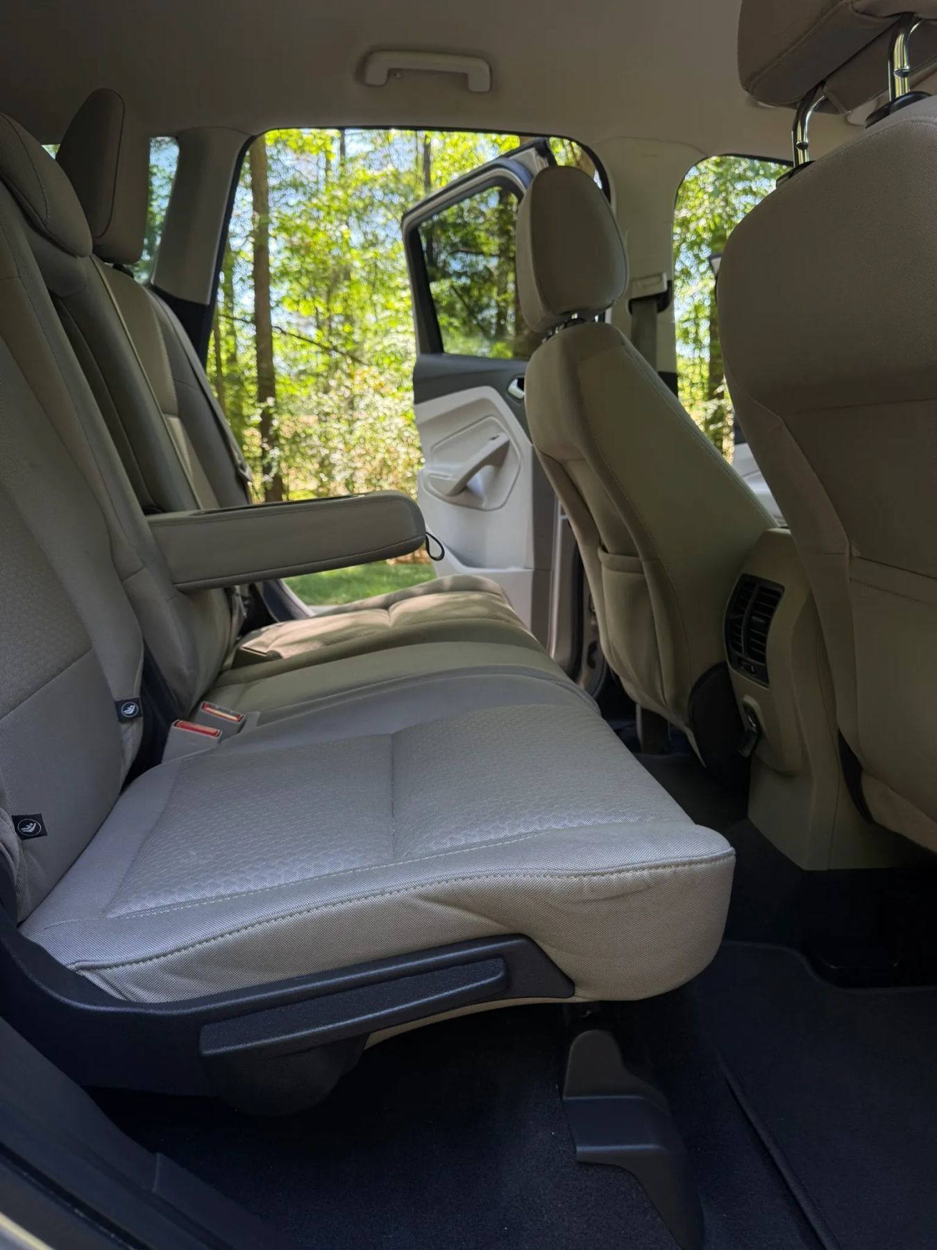 Used 2017 Ford Escape SE FWD image 12