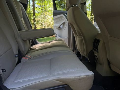 Used 2017 Ford Escape SE FWD image 12