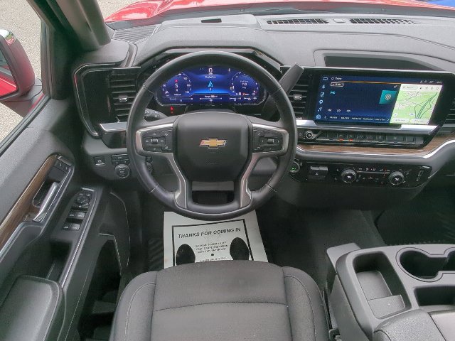 Used 2025 Chevrolet Silverado 1500 LT AWD/4WD image 7