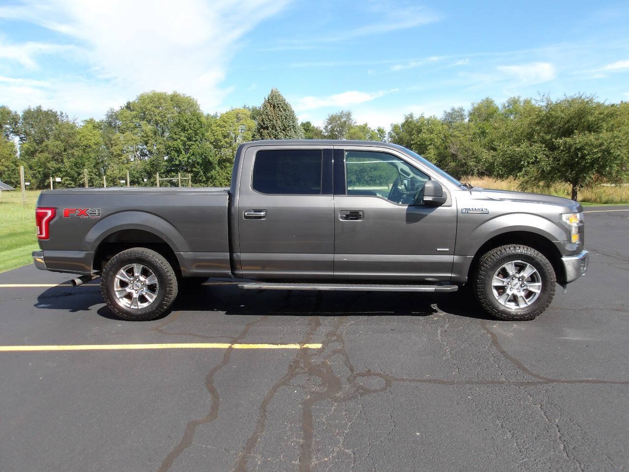 Used 2015 Ford F150 XLT w/ Equipment Group 302A Luxury AWD/4WD image 10