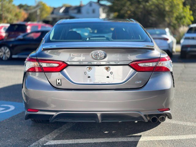 Used 2018 Toyota Camry SE FWD image 4