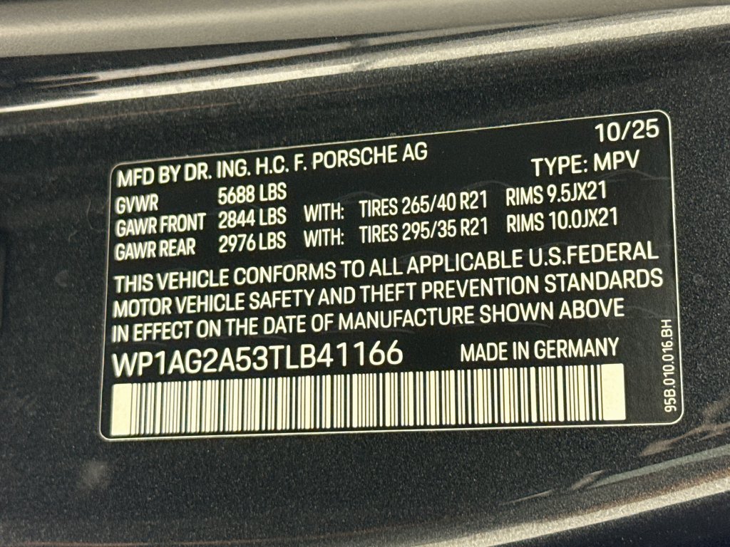Certified 2026 Porsche Macan S AWD/4WD image 34