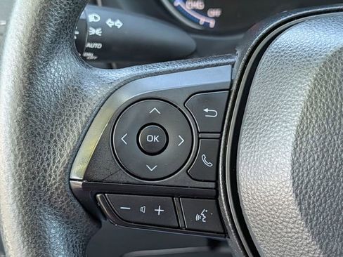 Used 2024 Toyota RAV4 XLE AWD/4WD image 21