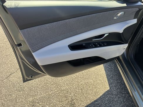 New 2025 Hyundai Elantra Limited w/ Cargo Package image 10