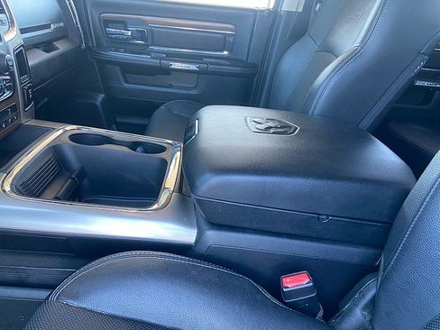 Used 2017 RAM 1500 Laramie AWD/4WD image 12