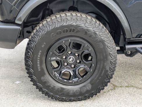 Used 2023 Ford Bronco Wildtrak image 9