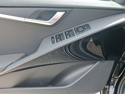New 2025 Kia Niro Wind w/ Wind Preserve Package image 8