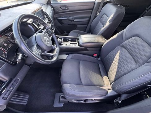 Certified 2024 Nissan Pathfinder SV FWD image 11