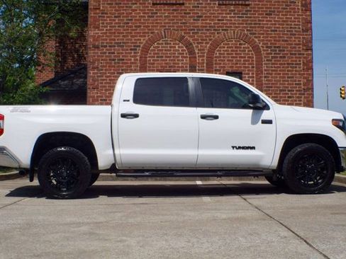 Used 2020 Toyota Tundra SR5 w/ SR5 Upgrade Package image 4