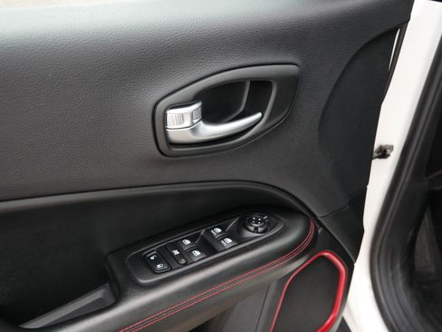 Used 2019 Jeep Compass Trailhawk w/ Cold Weather Group AWD/4WD image 20