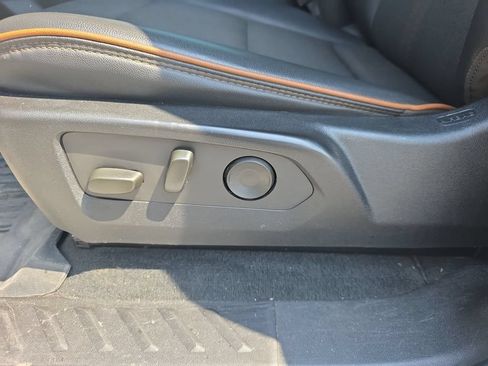 Used 2023 GMC Canyon AT4 w/ Canyon Safety Plus Package AWD/4WD image 15