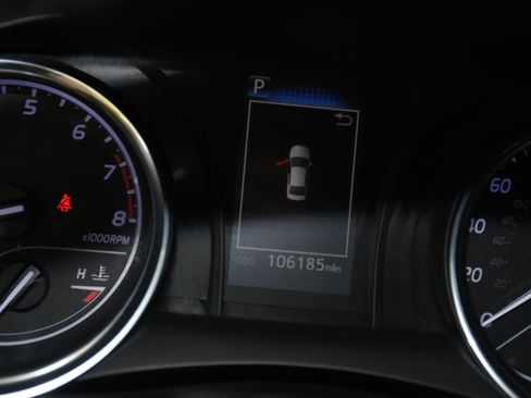 Used 2020 Toyota Camry SE image 13