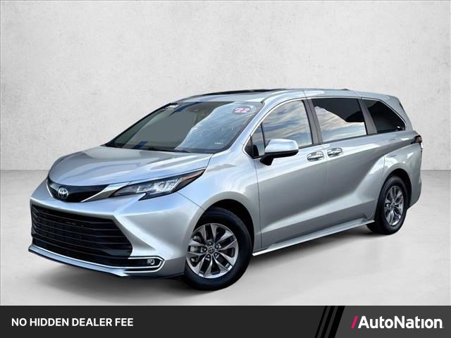Used 2022 Toyota Sienna XLE AWD/4WD image 1