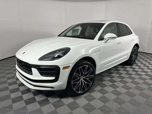 Certified 2025 Porsche Macan image 1