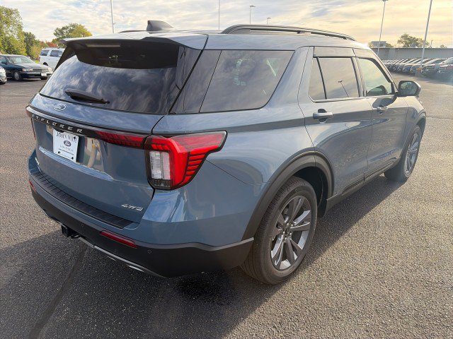 Used 2026 Ford Explorer Active AWD/4WD image 5