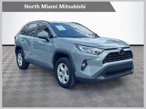 Used 2021 Toyota RAV4 XLE w/ Convenience Package FWD image 1
