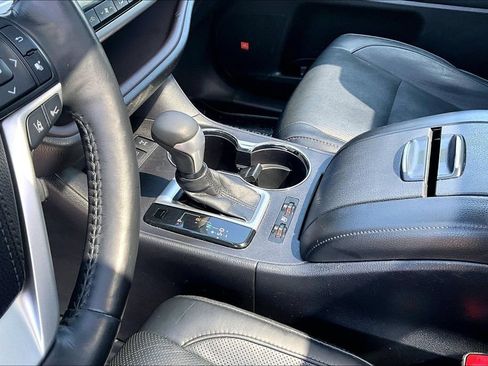Used 2018 Toyota Highlander Limited Platinum AWD/4WD image 17