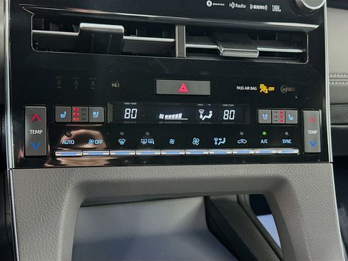 Used 2022 Toyota Avalon Limited w/ Advanced Safety Package image 16