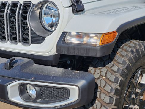 New 2025 Jeep Gladiator Sport image 6