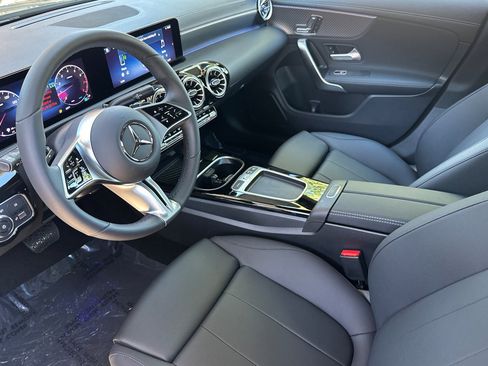 Used 2026 Mercedes-Benz CLA 250 image 4