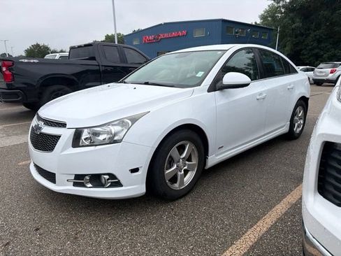 Used 2013 Chevrolet Cruze LT w/ Enhanced Safety Package FWD image 2