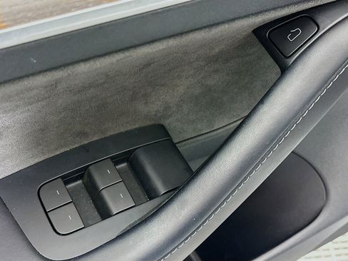 Used 2023 Tesla Model 3 Standard Range image 15