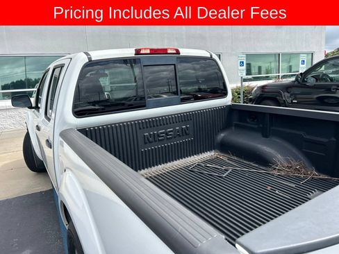 Used 2018 Nissan Frontier SV RWD image 8