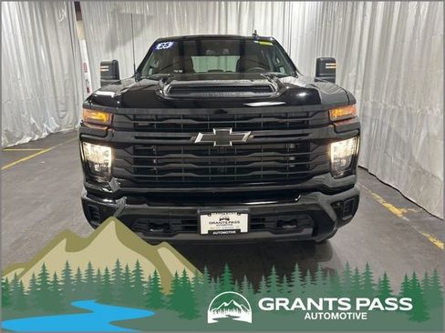 Certified 2025 Chevrolet Silverado 2500 Custom w/ Custom Value Package image 8