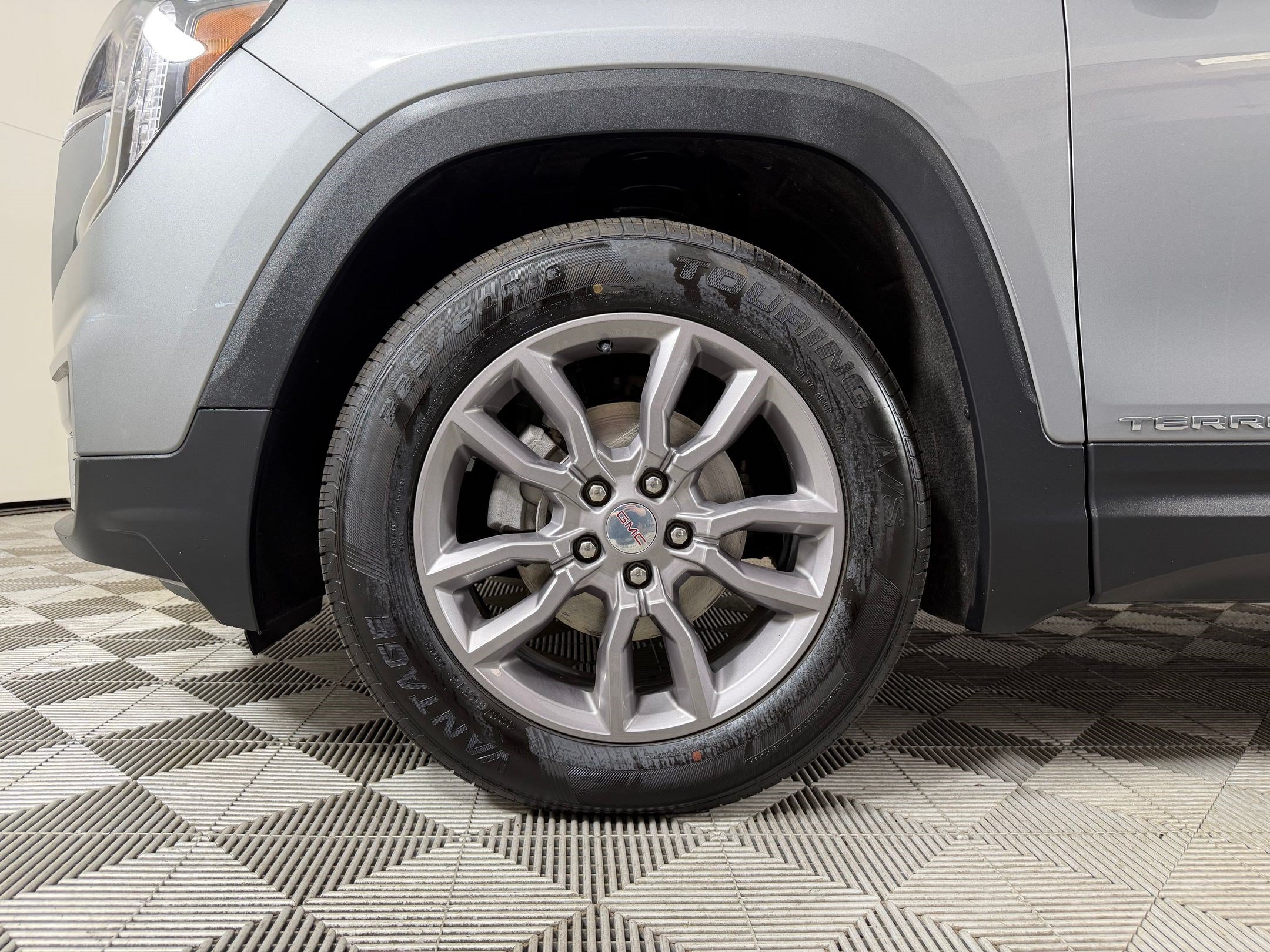 Used 2024 GMC Terrain SLT AWD/4WD image 12