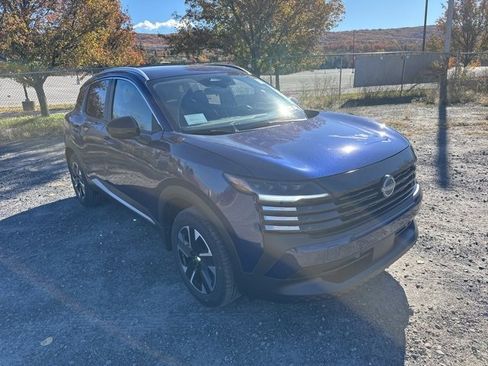 New 2026 Nissan Kicks SV w/ SV Premium Package image 3