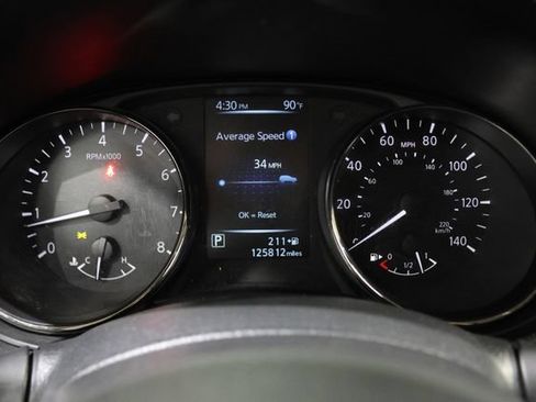 Used 2017 Nissan Rogue SV w/ SV Premium Package AWD/4WD image 17
