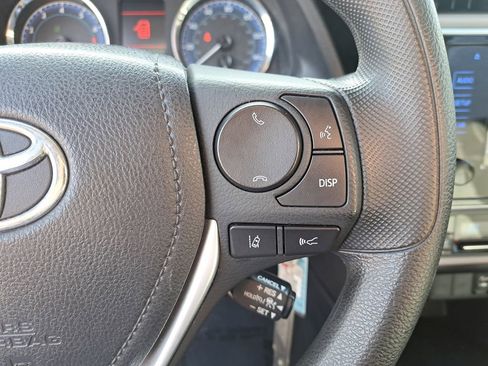 Used 2017 Toyota Corolla LE image 18