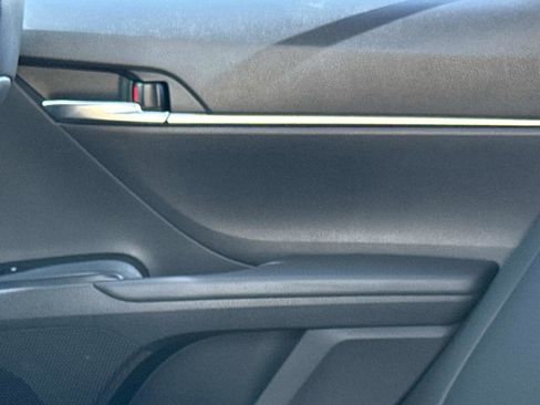 Used 2019 Toyota Camry SE image 14