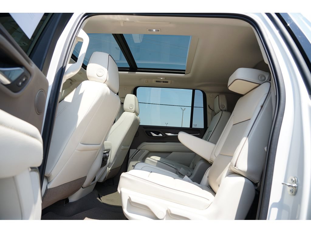 Used 2021 GMC Yukon XL Denali w/ Denali Premium Package AWD/4WD image 19