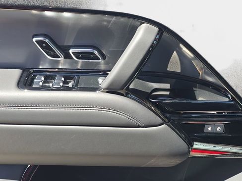 New 2026 Land Rover Range Rover Sport SE AWD/4WD image 29
