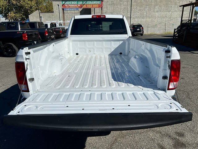 Used 2015 RAM 3500 Tradesman w/ Chrome Appearance Group AWD/4WD image 9