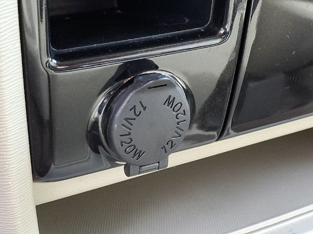 Used 2013 Toyota Sienna LE w/ Towing Pkg FWD image 24