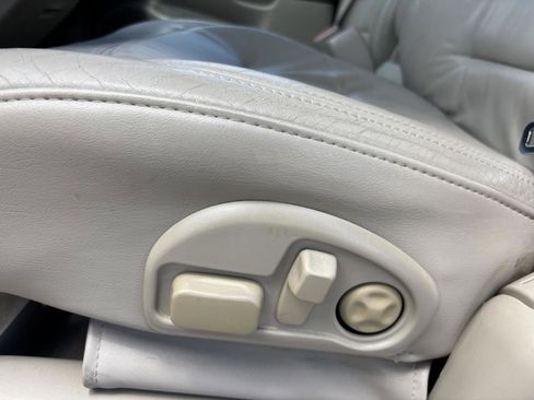 Used 2002 Cadillac De Ville Sedan w/ Comfort/Convenience Pkg image 12