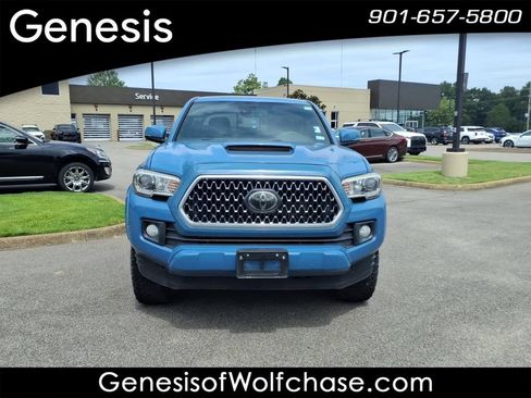 Used 2019 Toyota Tacoma TRD Sport AWD/4WD image 8