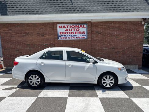 Used 2009 Toyota Corolla LE FWD image 2