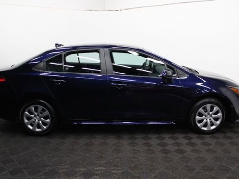 Used 2022 Toyota Corolla LE image 5
