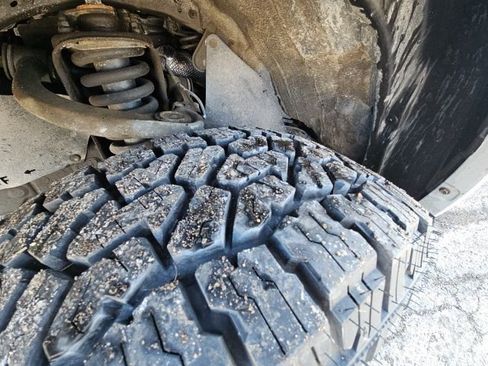 Used 2018 Toyota Tacoma TRD Sport image 9