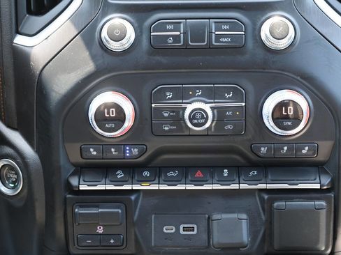Used 2019 GMC Sierra 1500 AT4 w/ AT4 Preferred Package AWD/4WD image 21