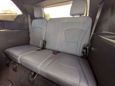 Certified 2024 Buick Enclave Premium FWD image 9
