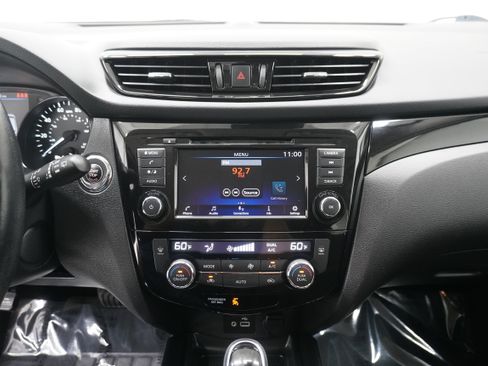 Used 2021 Nissan Rogue Sport SV FWD image 19