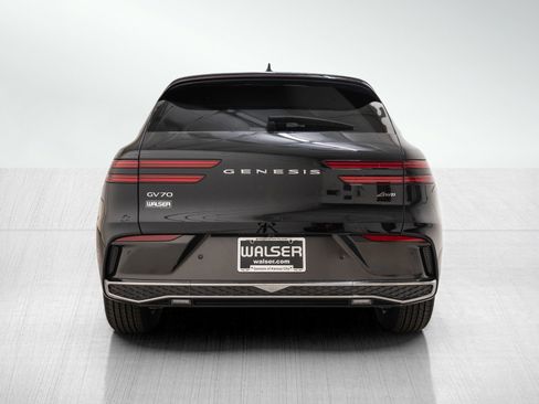 Used 2026 Genesis GV70 2.5T Advanced image 4