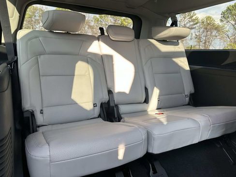 New 2026 Lincoln Navigator L Reserve image 16