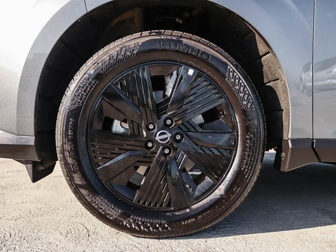 Used 2025 Nissan Murano SV AWD/4WD image 11